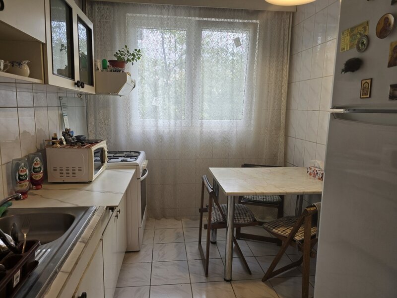 Titan, Liviu Rebreanu, farmacia Tei, aproape metrou