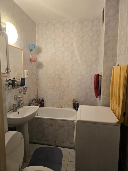 Titan, Liviu Rebreanu, farmacia Tei, aproape metrou