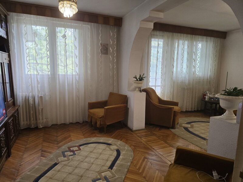 Titan, Liviu Rebreanu, farmacia Tei, aproape metrou